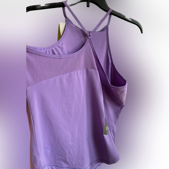 NWT all in motion tank - Picture 4 of 5